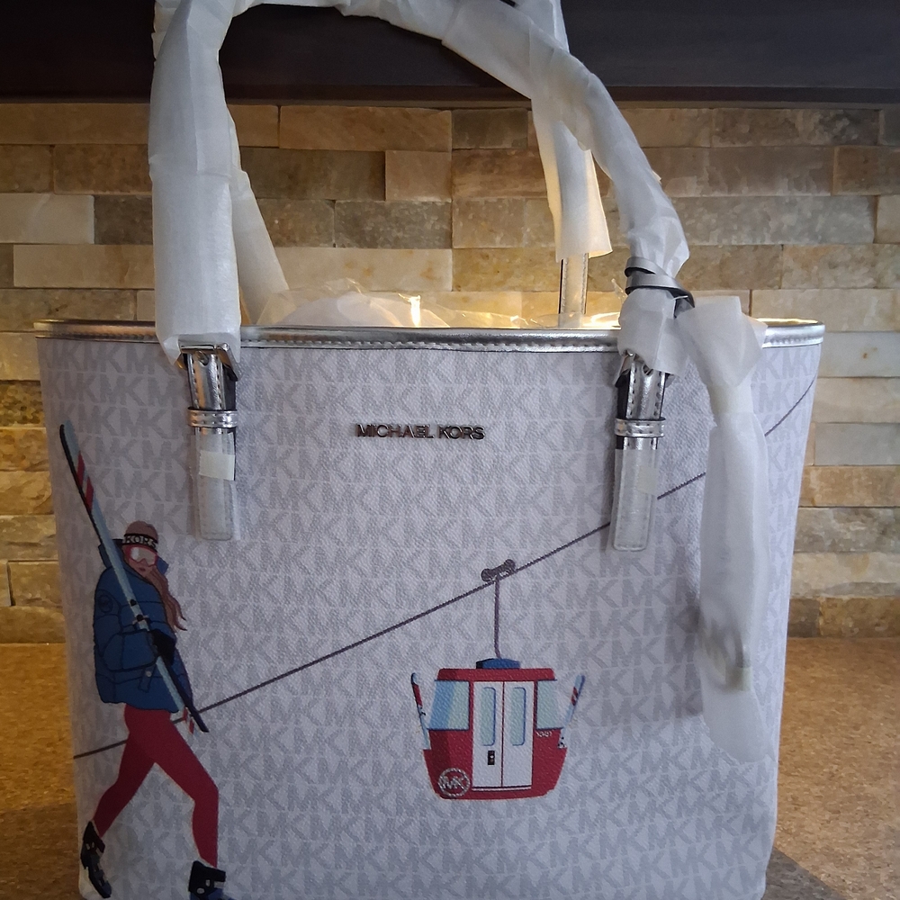 NWT Michael Kors Jet Set Girls Ski Theme Tote. 🎿❄️⛄️